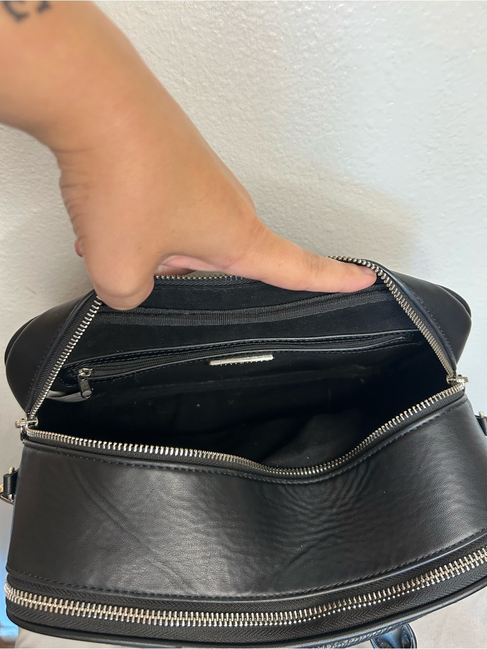 Steve Madden Black Pebbled Satchel with Top Handles - Picture 9 of 11